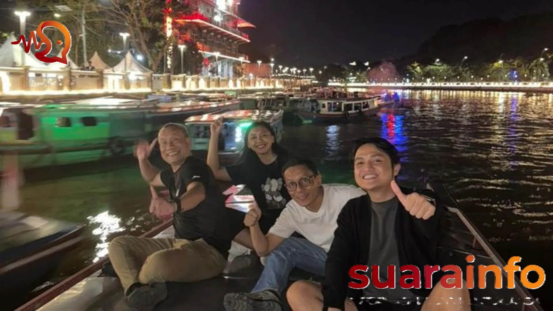 Menyingkap Pesona Dua Wajah Sungai Martapura: Romantisme Kilau Malam dan Realitas Eksotis di Pagi Hari