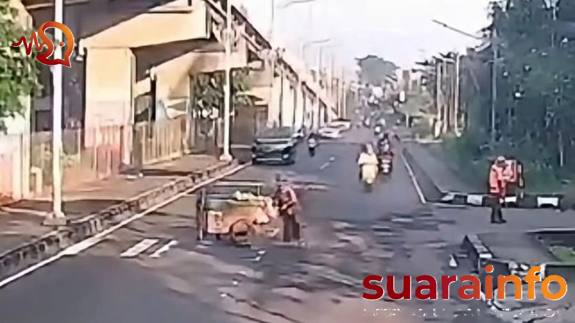 Tragedi Duren Sawit: Detik-Detik Pajero Sport Hempaskan Pedagang Gerobak Hingga Terpental, Polisi Buru Pelaku Tabrak Lari