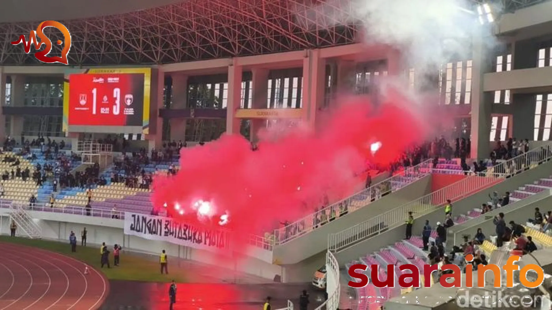 Aksi Kompak Tiga Raksasa: Persib, Persebaya, dan Persija Larang Flare di Pekan Terakhir Super League