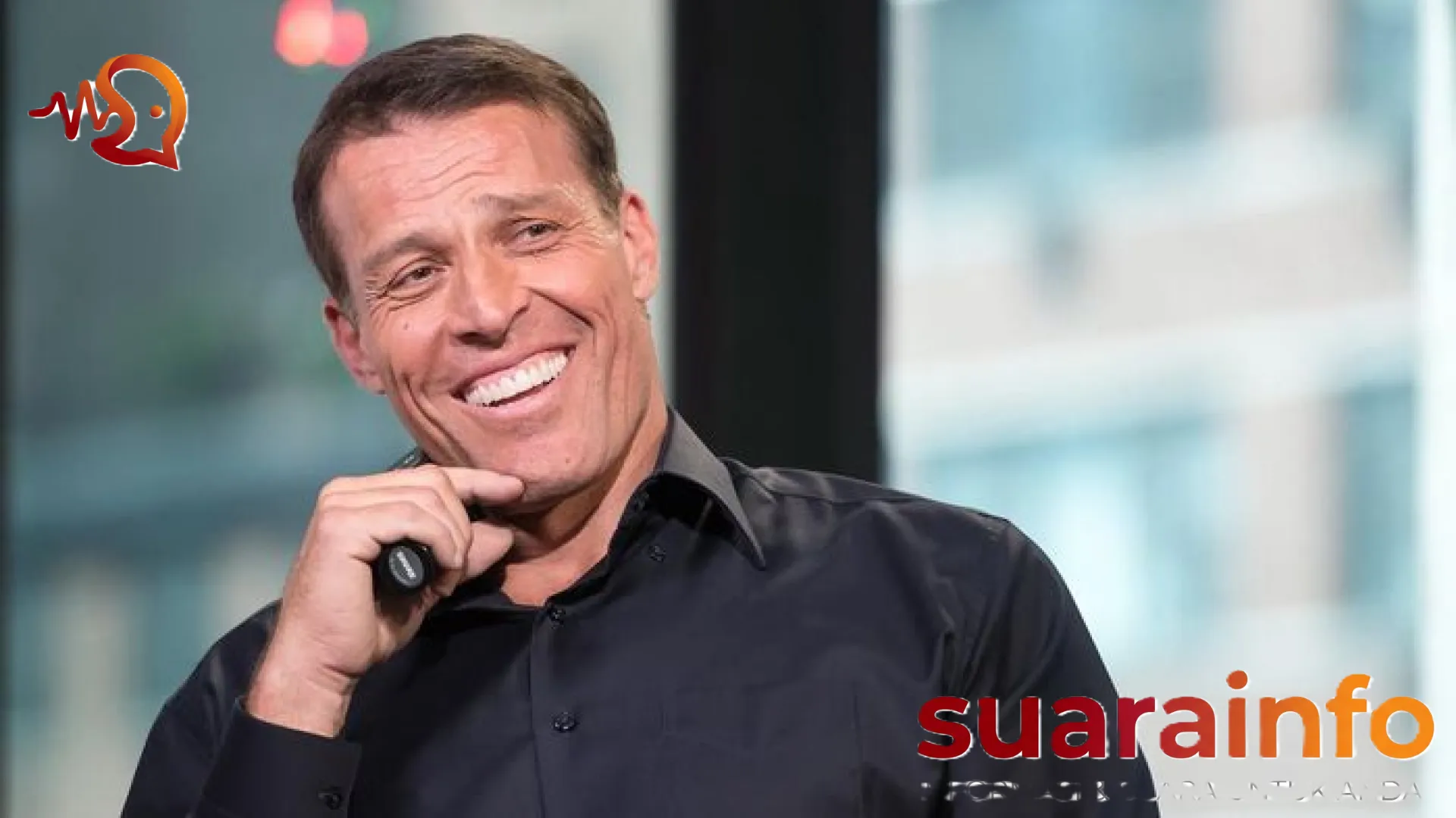 Viral ‘Bule Kekar’ Tony Robbins di Samping Prabowo: Sosok Miliarder yang Pernah Rasakan Kelaparan Kini Dukung Makan Bergizi Gratis