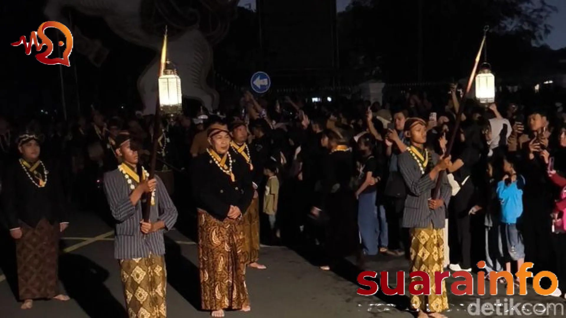 Polemik Kebaya di Kirab 1 Suro Mangkunegaran: Antara Ekspresi Pribadi dan Kesakralan Tradisi Jawa