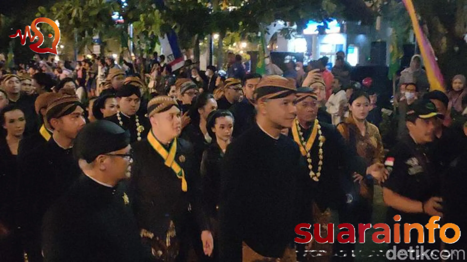 Geger Pria Berkebaya di Kirab 1 Suro Mangkunegaran: Teguran Keras Gusti Sura hingga Klarifikasi Aturan Adat