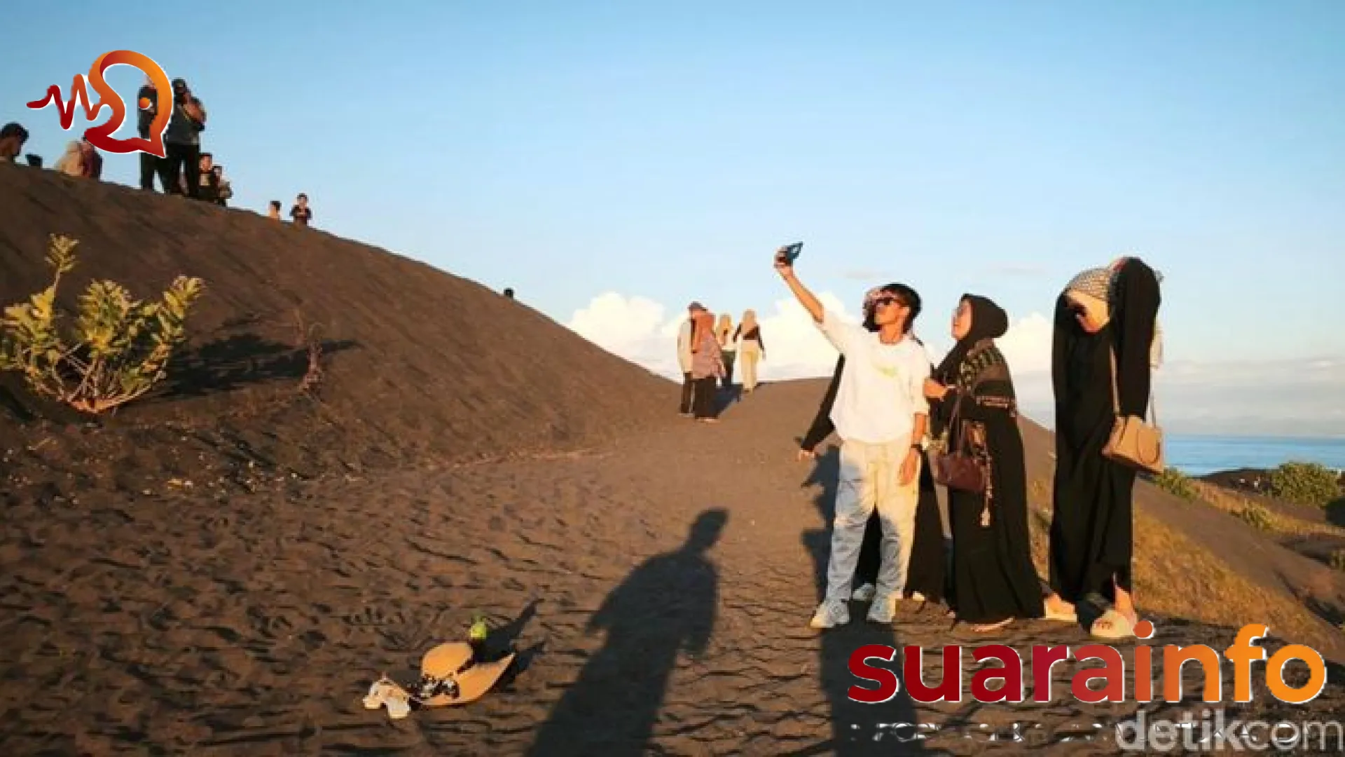 Menjelajahi ‘Gurun Sahara’ di Lombok Timur: Jejak Bekas Tambang yang Menjelma Jadi Destinasi Estetik Ala Timur Tengah