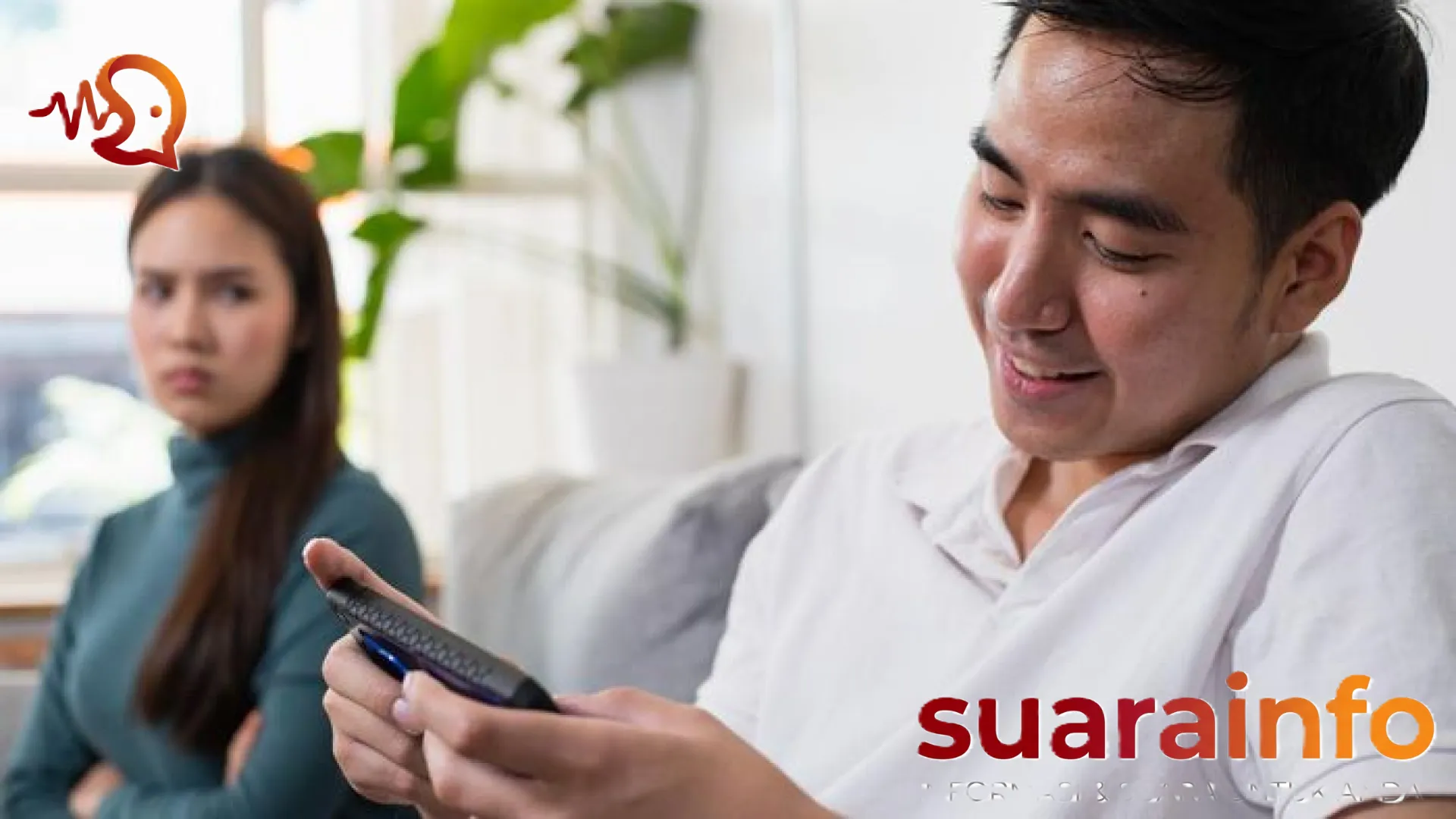 Layar Kecil yang Mengubah Peradaban: Benarkah Smartphone Menjadi Penyebab Utama Penurunan Angka Kelahiran Global?